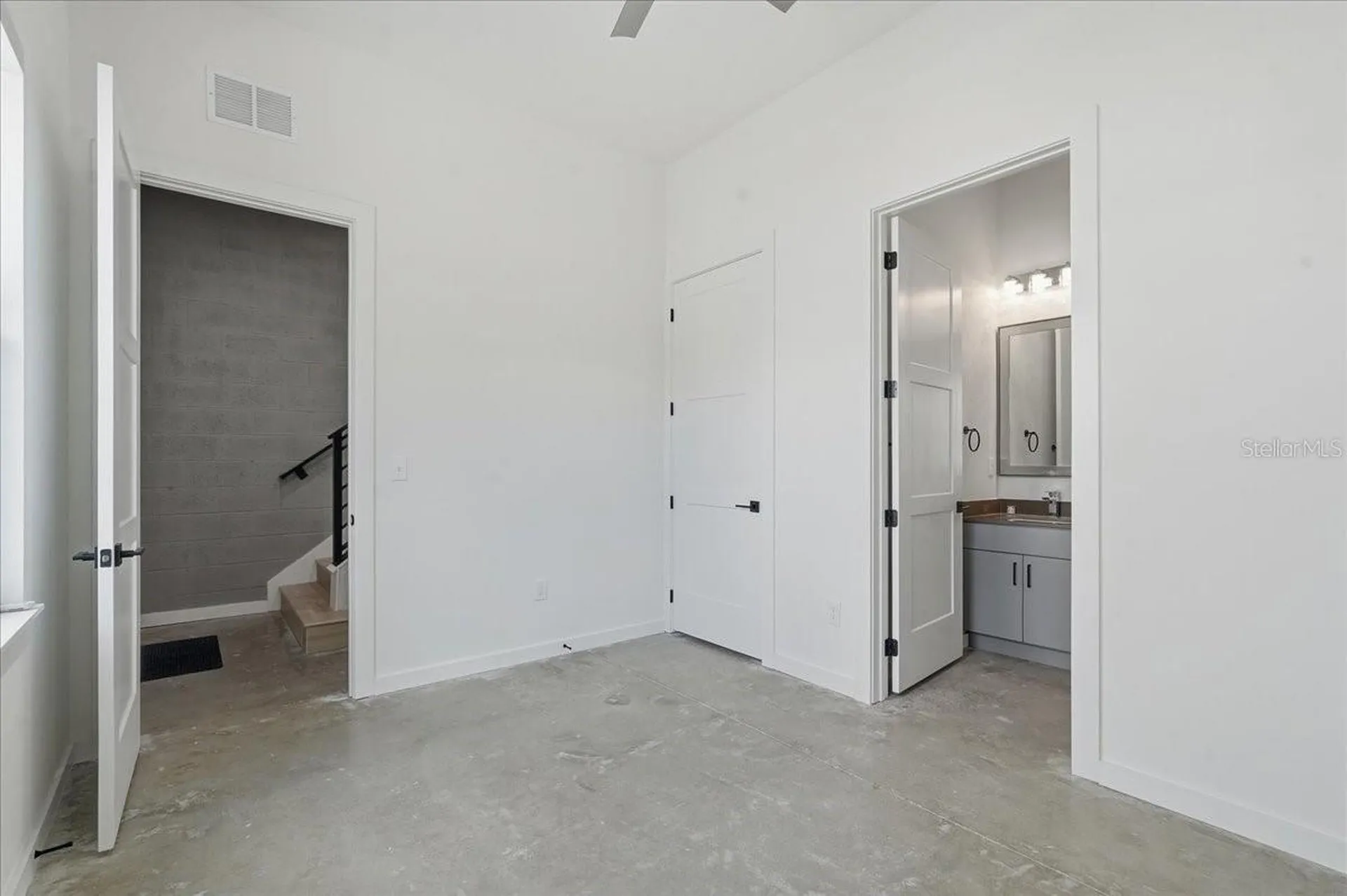 1218 E Kay Street Tampa FL 33602