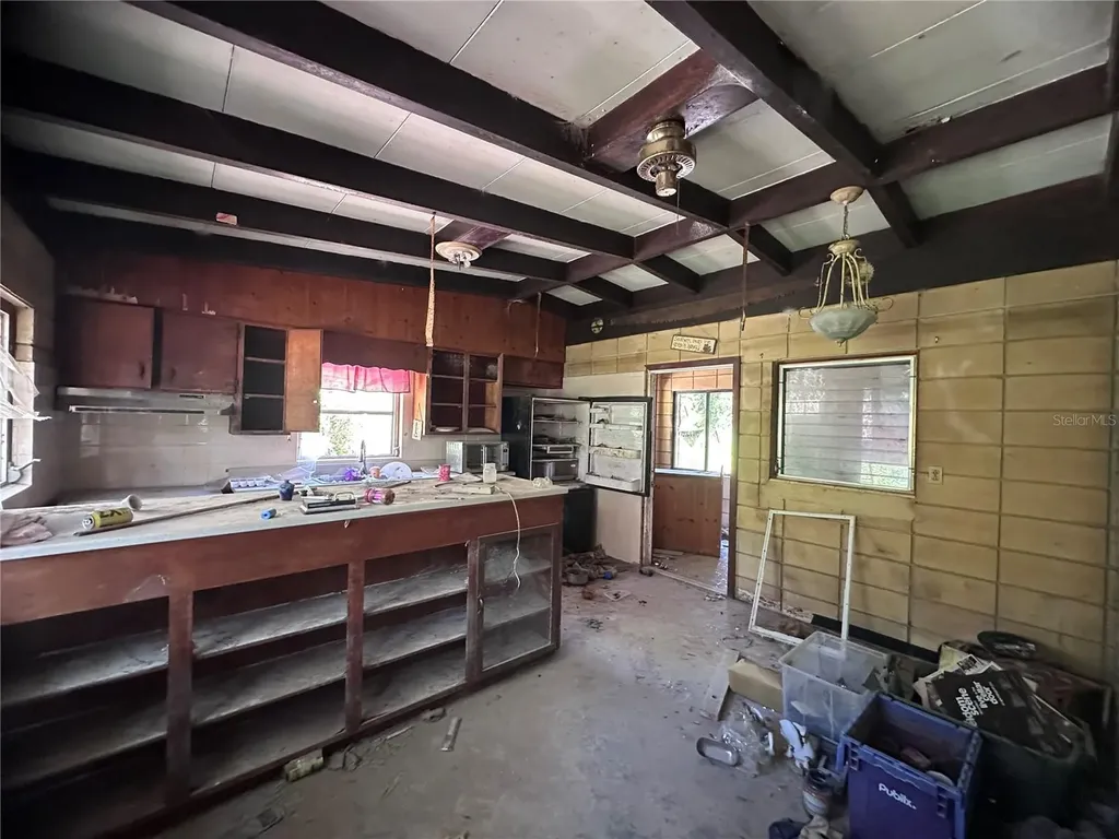 9315 E Treasure Island Avenue Leesburg FL 34788