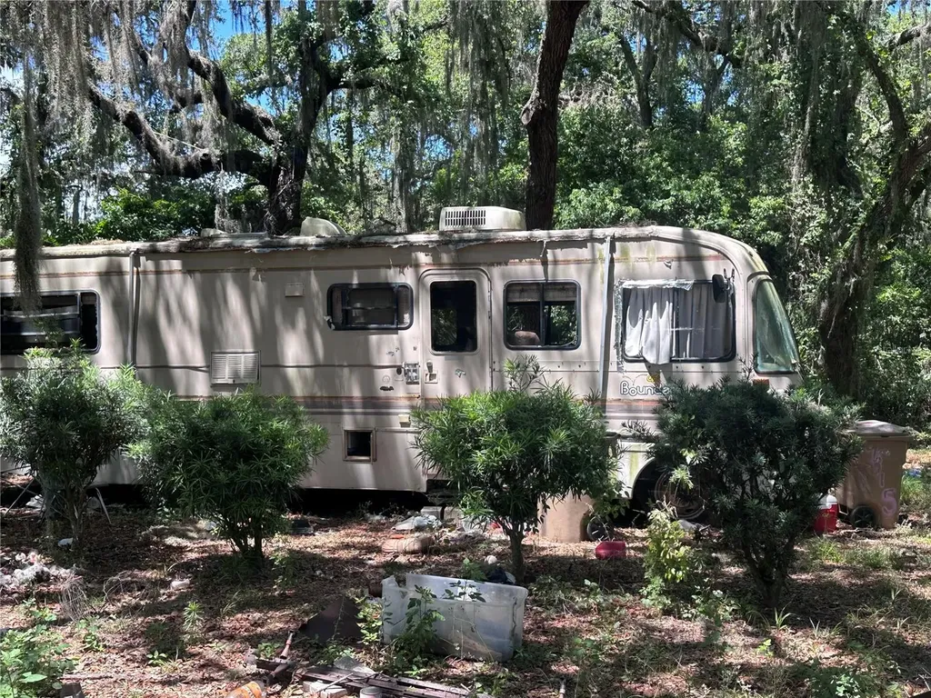 9315 E Treasure Island Avenue Leesburg FL 34788