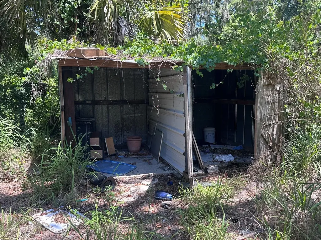 9315 E Treasure Island Avenue Leesburg FL 34788