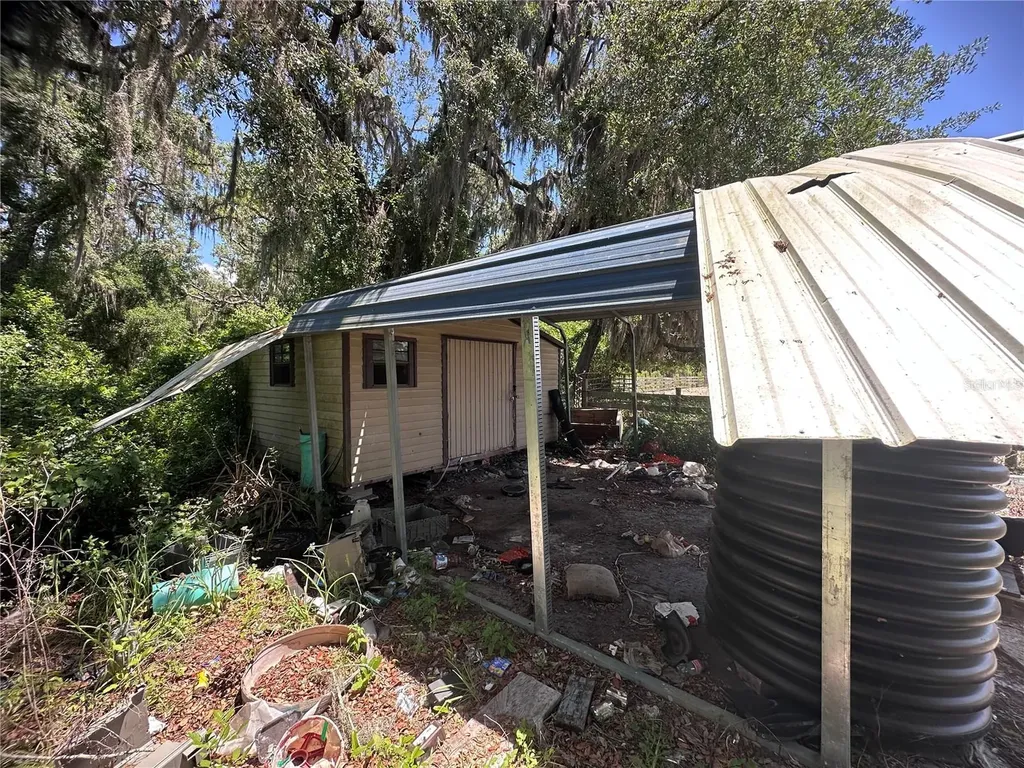 9315 E Treasure Island Avenue Leesburg FL 34788