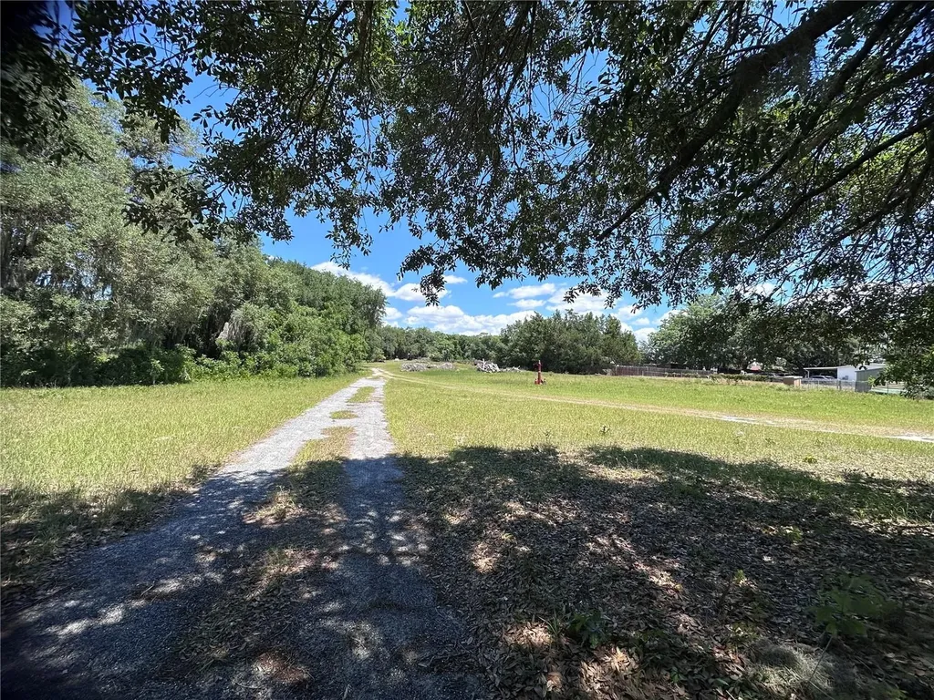 9315 E Treasure Island Avenue Leesburg FL 34788