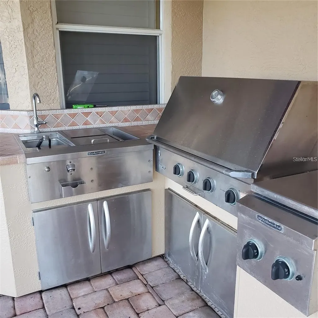 5125 Magnolia Pond Drive Sarasota FL 34233
