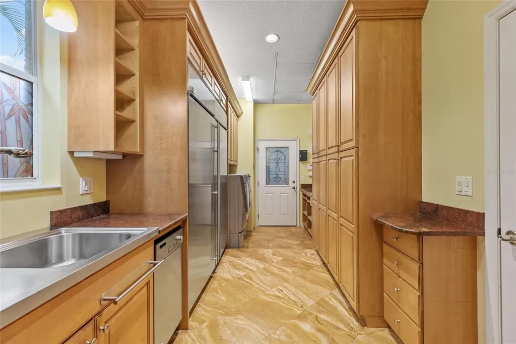 5125 Magnolia Pond Drive Sarasota FL 34233