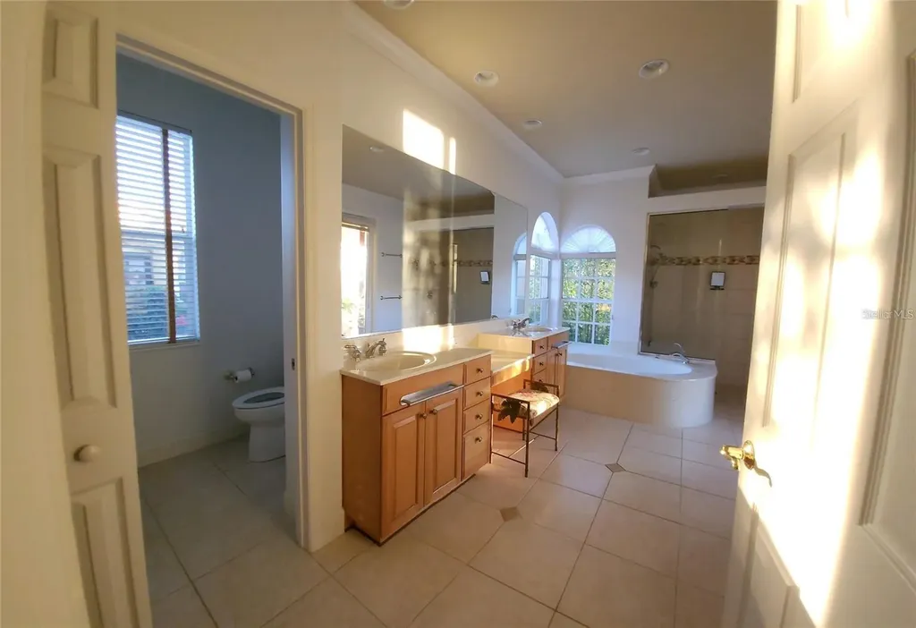5125 Magnolia Pond Drive Sarasota FL 34233