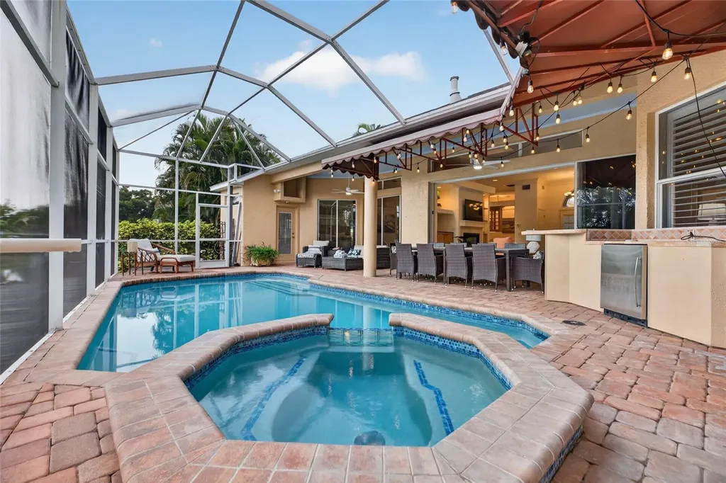 5125 Magnolia Pond Drive Sarasota FL 34233