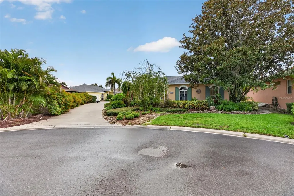 5125 Magnolia Pond Drive Sarasota FL 34233