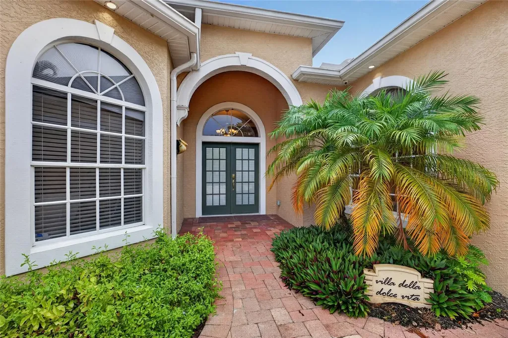 5125 Magnolia Pond Drive Sarasota FL 34233