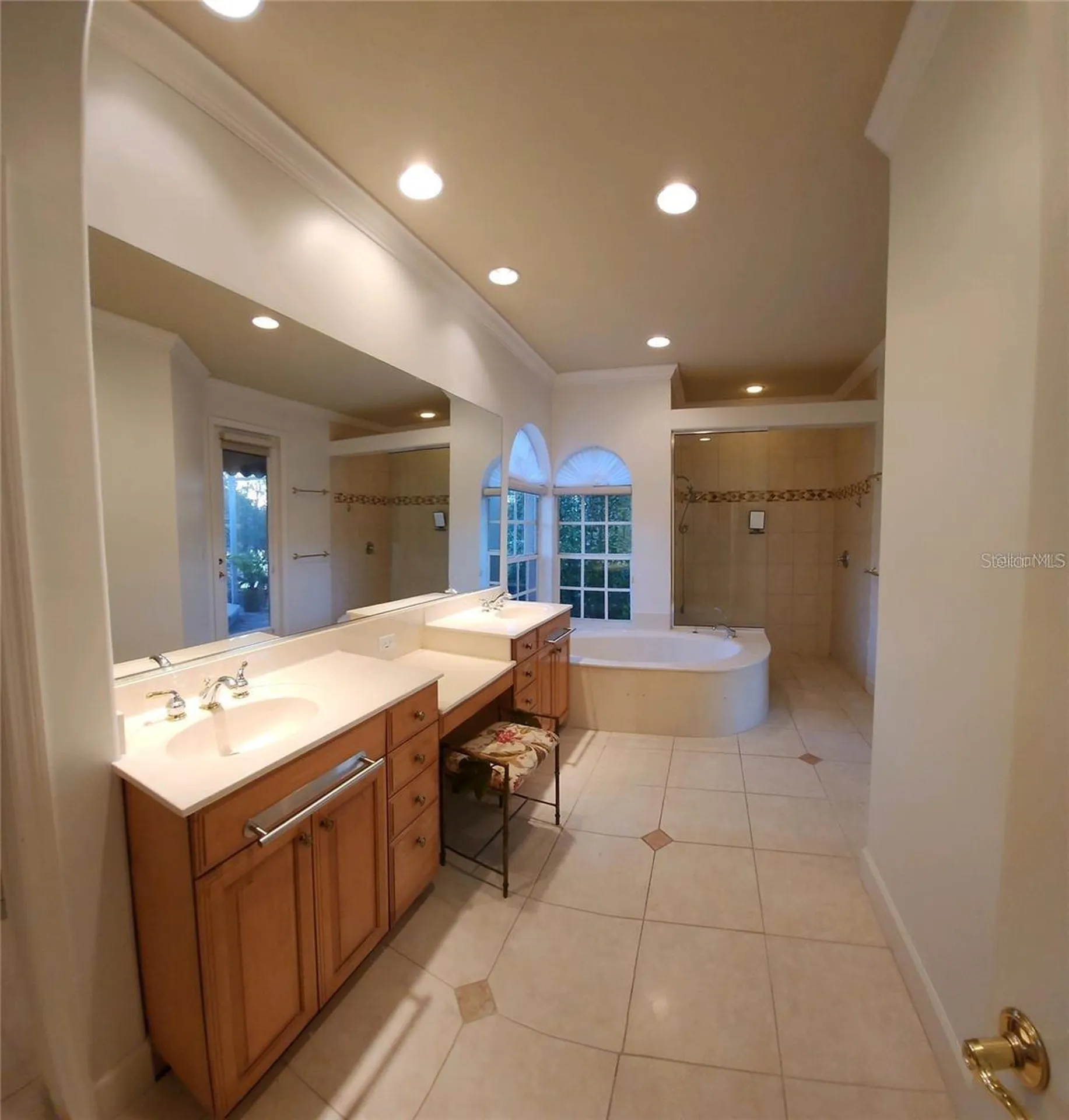 5125 Magnolia Pond Drive Sarasota FL 34233