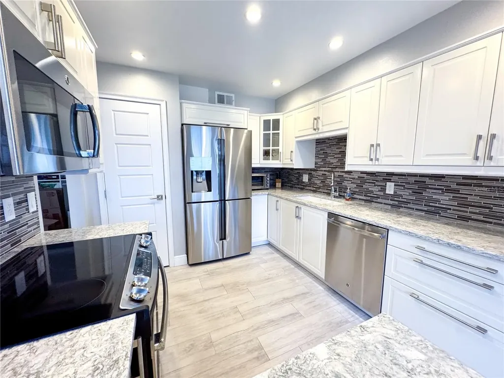 5300 White Cliff Lane Orlando FL 32812