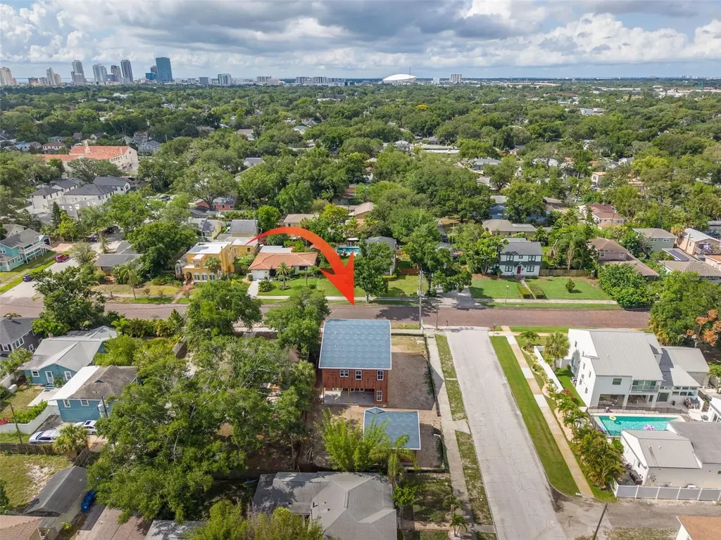 1341 28th Avenue N St Petersburg FL 33704