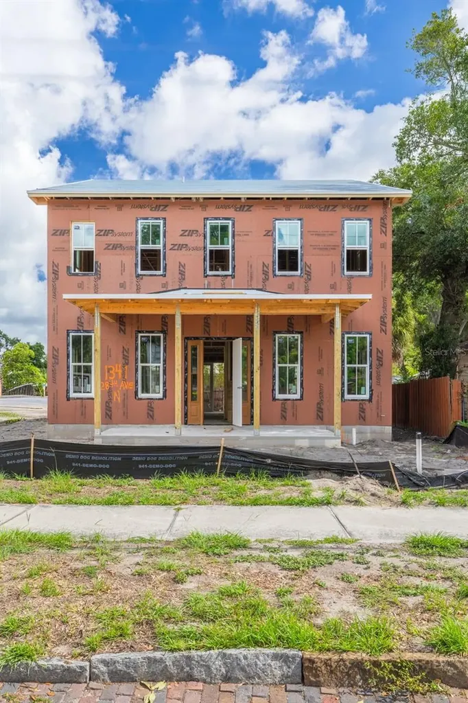 1341 28th Avenue N St Petersburg FL 33704