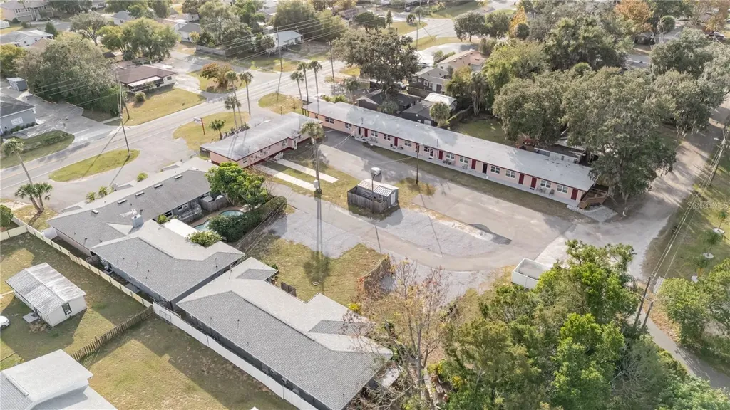 1401 E Alfred Street Tavares FL 32778