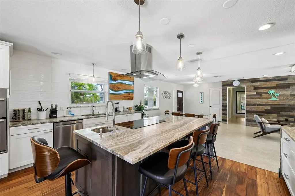 322 Suwanee Avenue Sarasota FL 34243