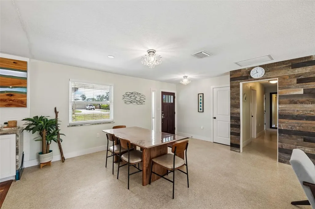 322 Suwanee Avenue Sarasota FL 34243