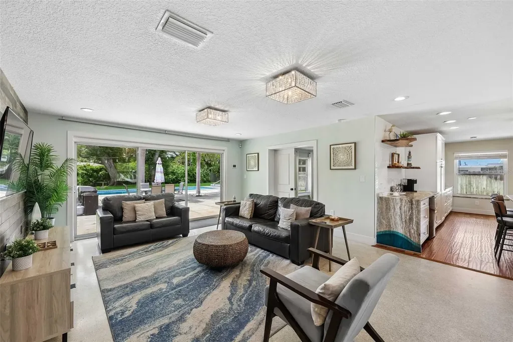 322 Suwanee Avenue Sarasota FL 34243