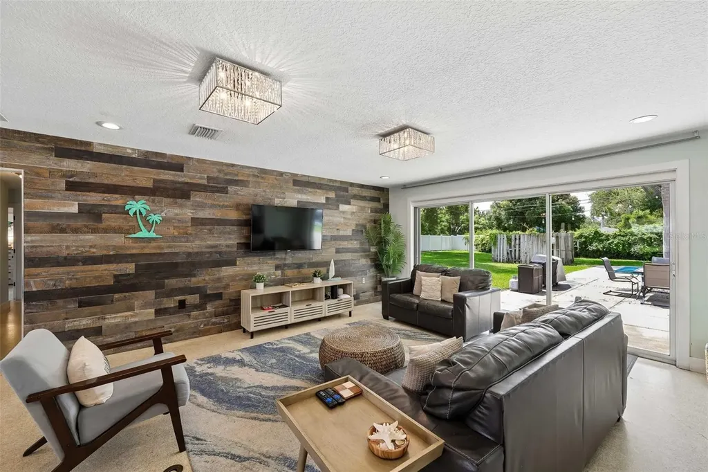 322 Suwanee Avenue Sarasota FL 34243