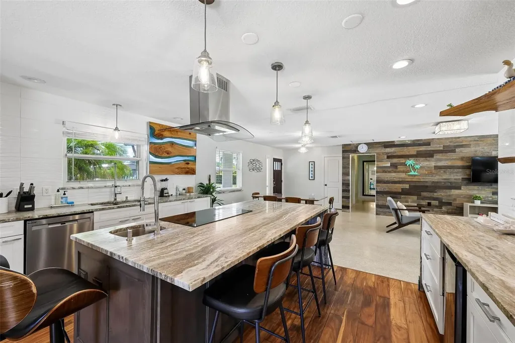322 Suwanee Avenue Sarasota FL 34243