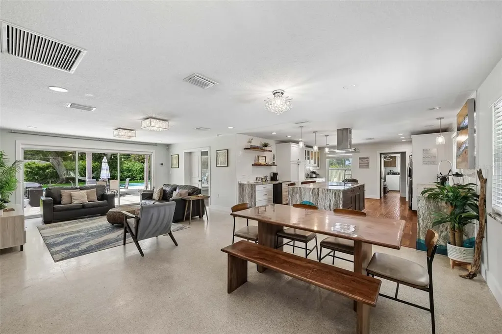322 Suwanee Avenue Sarasota FL 34243