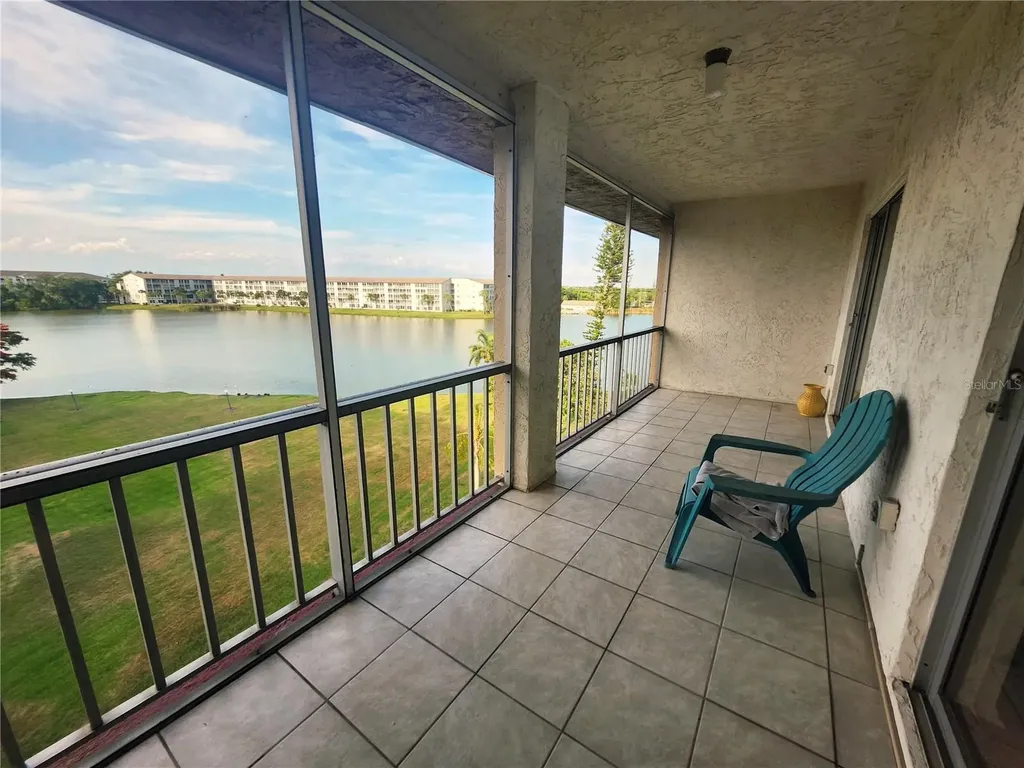 3973 Lake Bayshore Drive Bradenton FL 34205