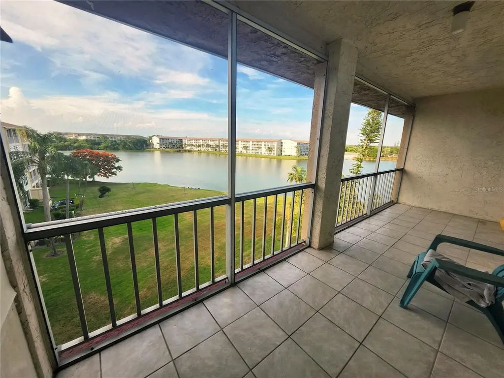 3973 Lake Bayshore Drive Bradenton FL 34205
