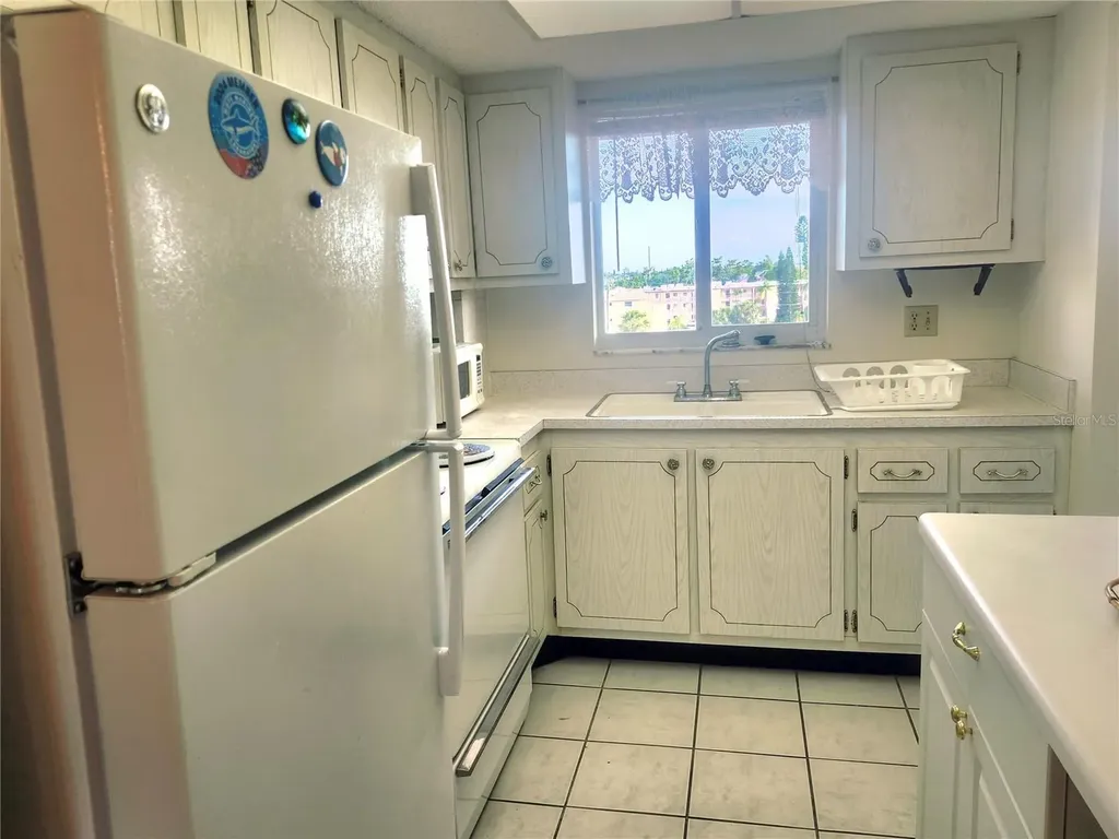 3973 Lake Bayshore Drive Bradenton FL 34205