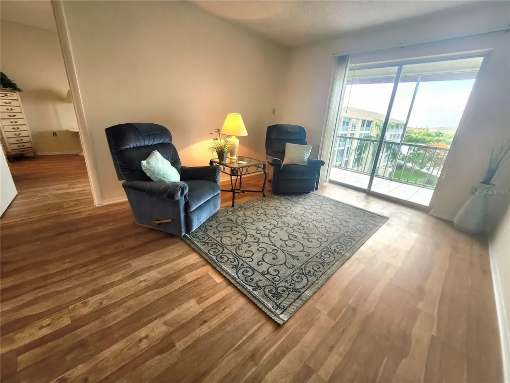 3973 Lake Bayshore Drive Bradenton FL 34205