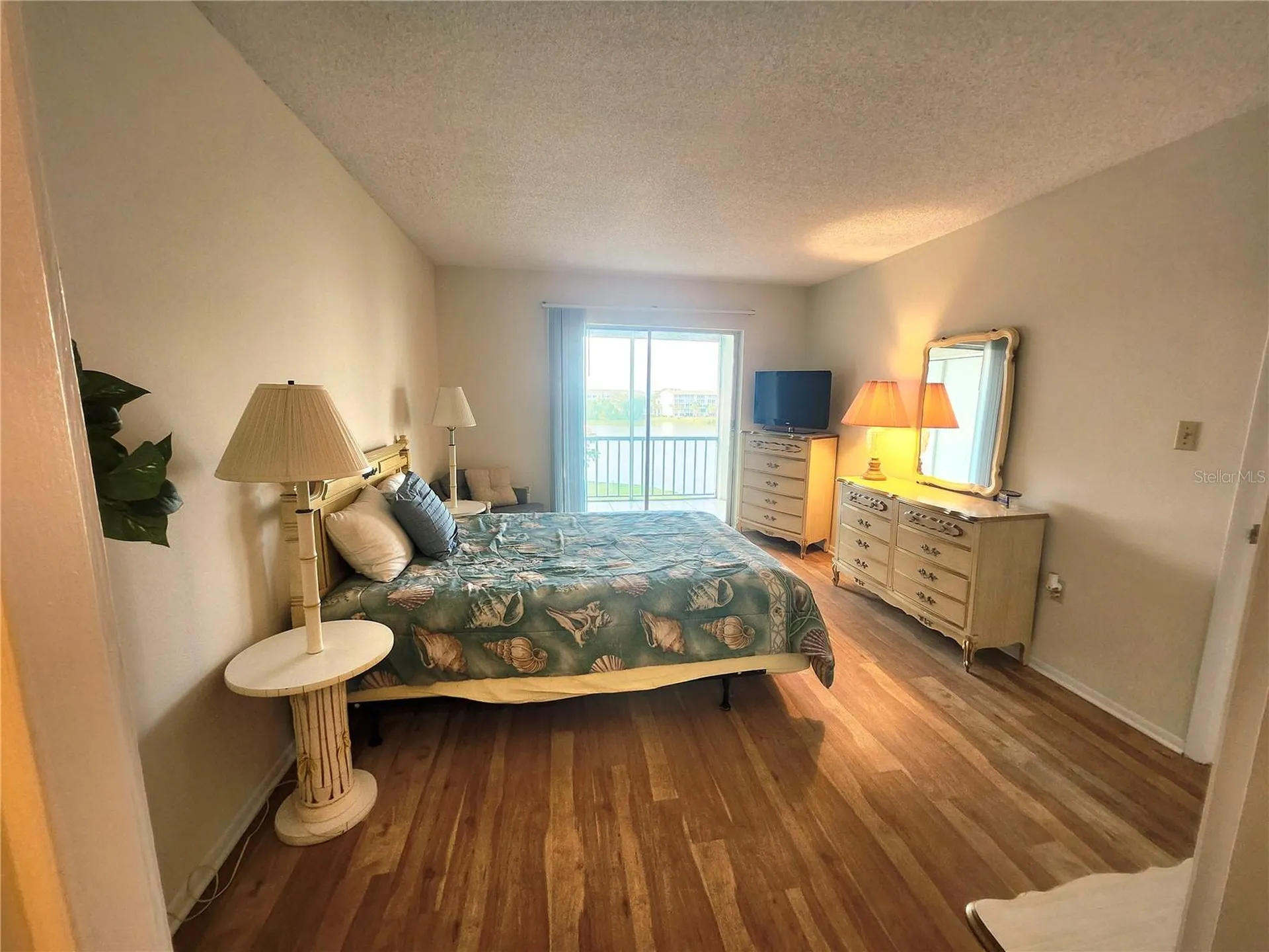 3973 Lake Bayshore Drive Bradenton FL 34205