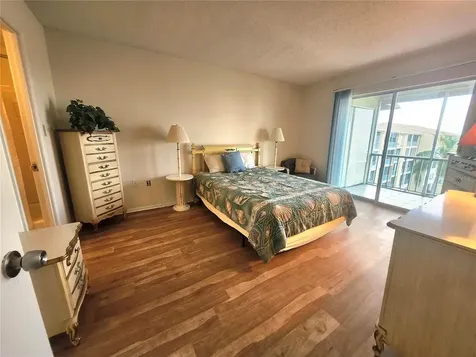 3973 Lake Bayshore Drive Bradenton FL 34205