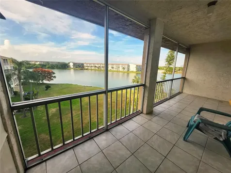 3973 Lake Bayshore Drive Bradenton FL 34205