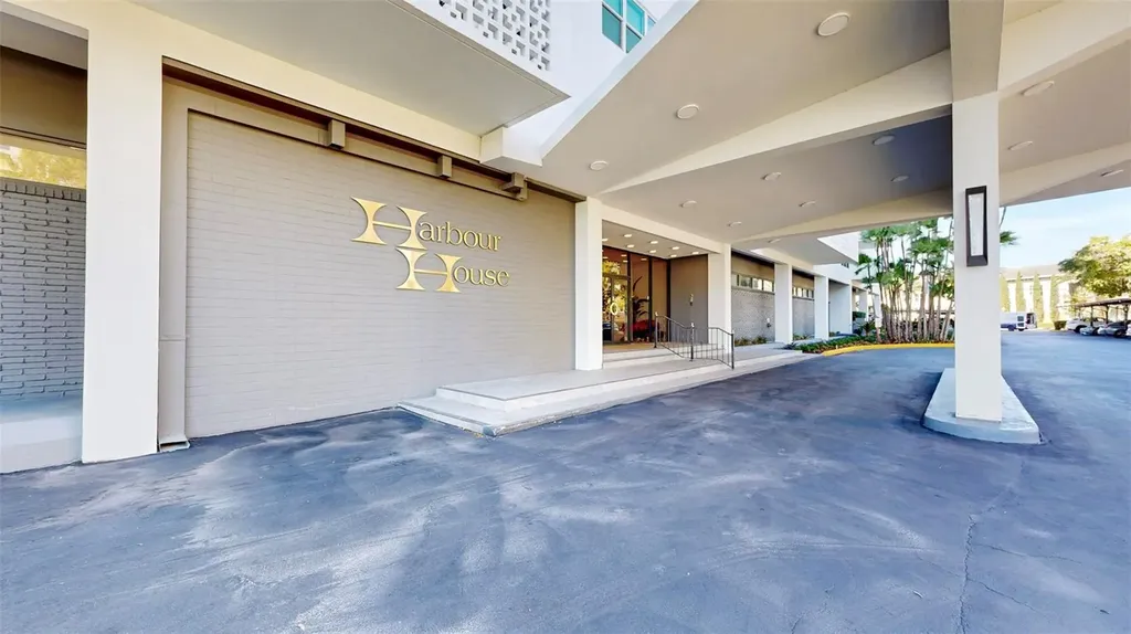 2401 Bayshore Boulevard Tampa FL 33629
