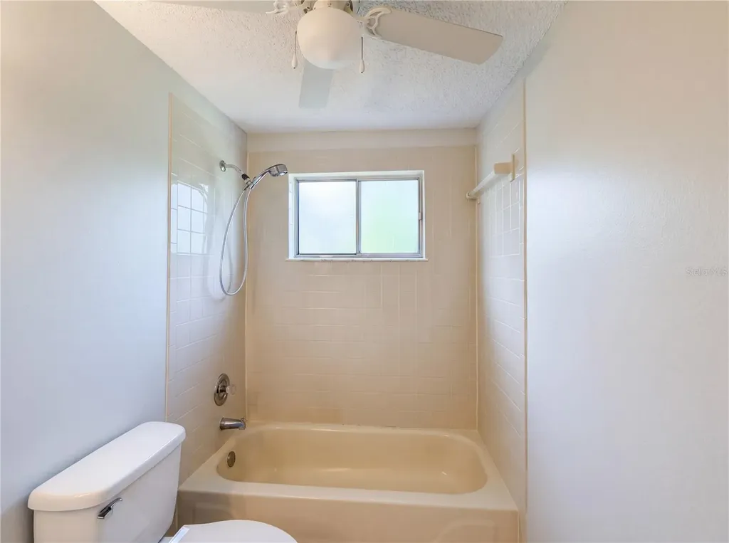 2904 Beal Street Deltona FL 32738