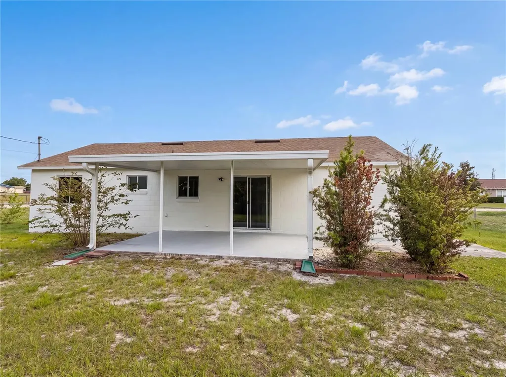 2904 Beal Street Deltona FL 32738