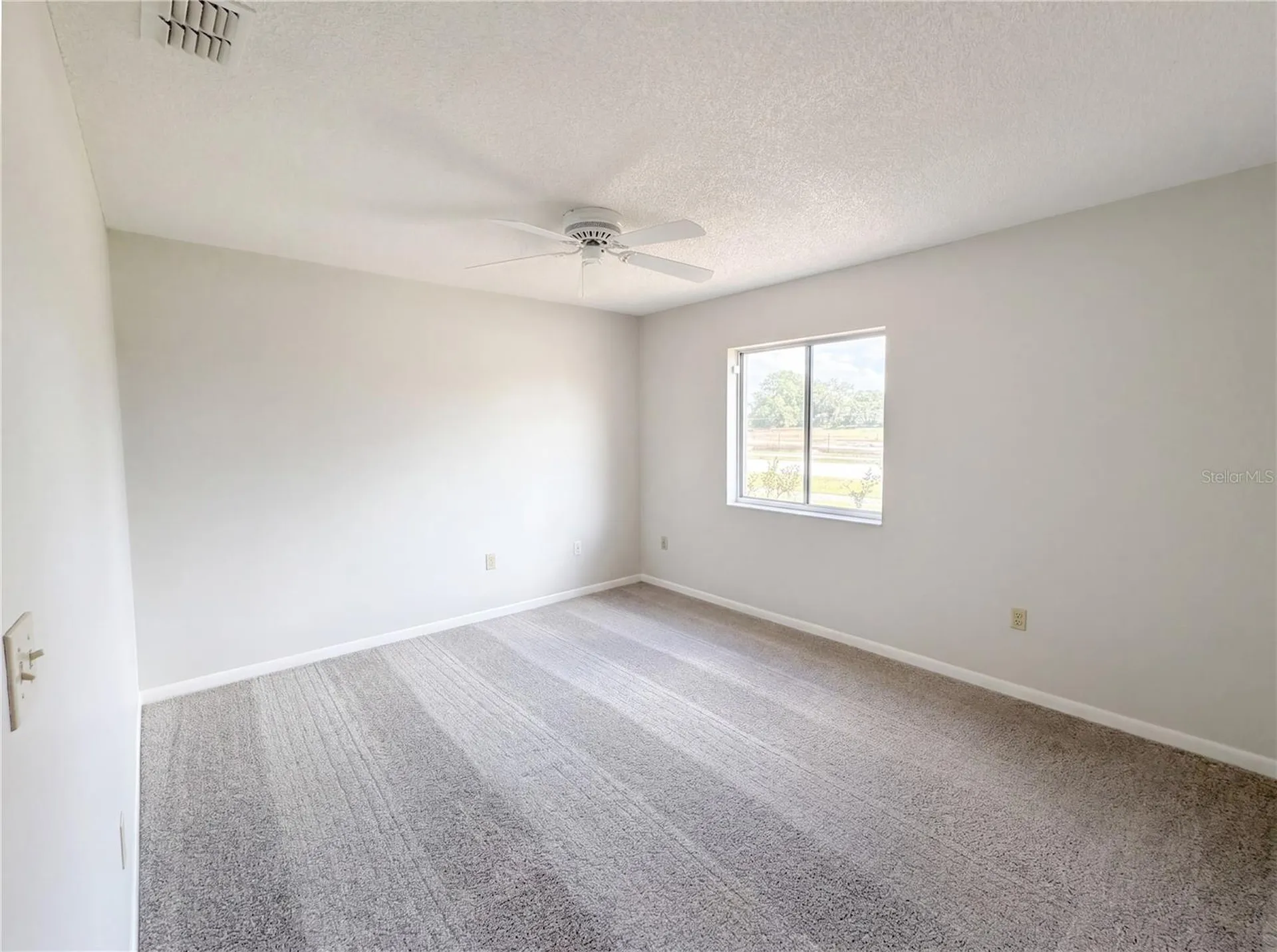 2904 Beal Street Deltona FL 32738