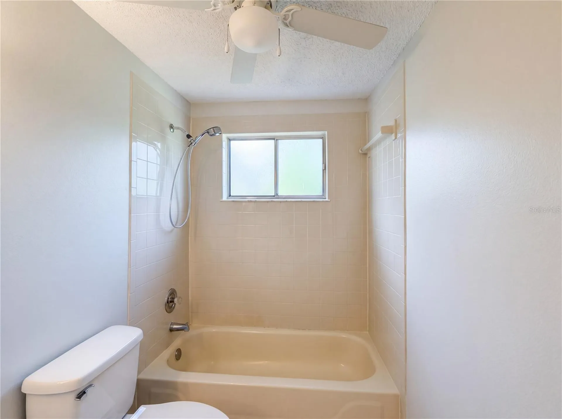 2904 Beal Street Deltona FL 32738