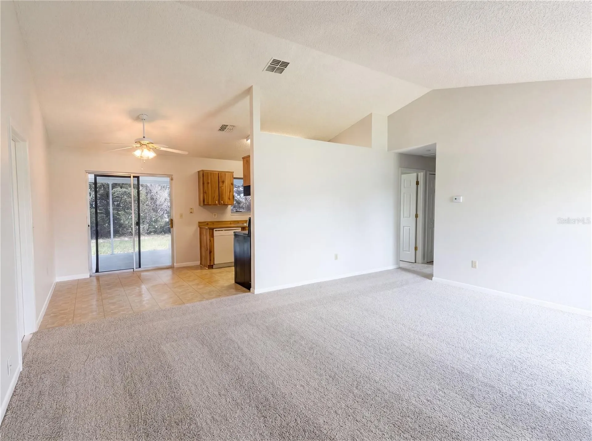 2904 Beal Street Deltona FL 32738