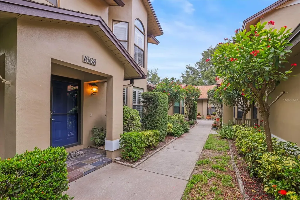1668 Hamilton Court Dunedin FL 34698