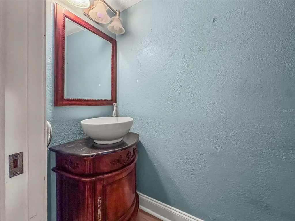 1668 Hamilton Court Dunedin FL 34698