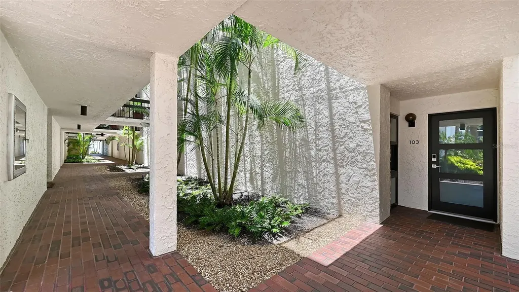 1965 Gulf Of Mexico Drive Longboat Key FL 34228