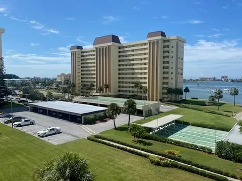 4575 Cove Circle St Petersburg FL 33708