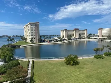 4575 Cove Circle St Petersburg FL 33708