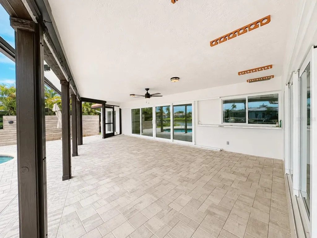 4901 Lansing St NE St Petersburg FL 33703