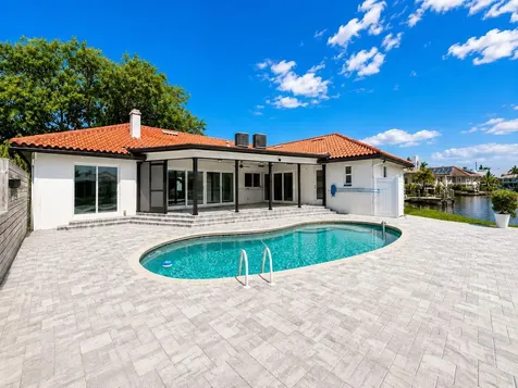 4901 Lansing St NE St Petersburg FL 33703