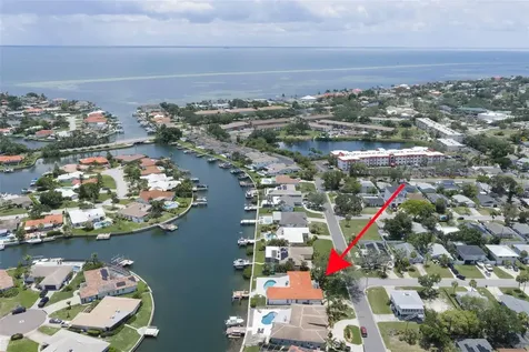 4901 Lansing St NE St Petersburg FL 33703