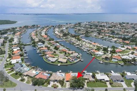 4901 Lansing St NE St Petersburg FL 33703
