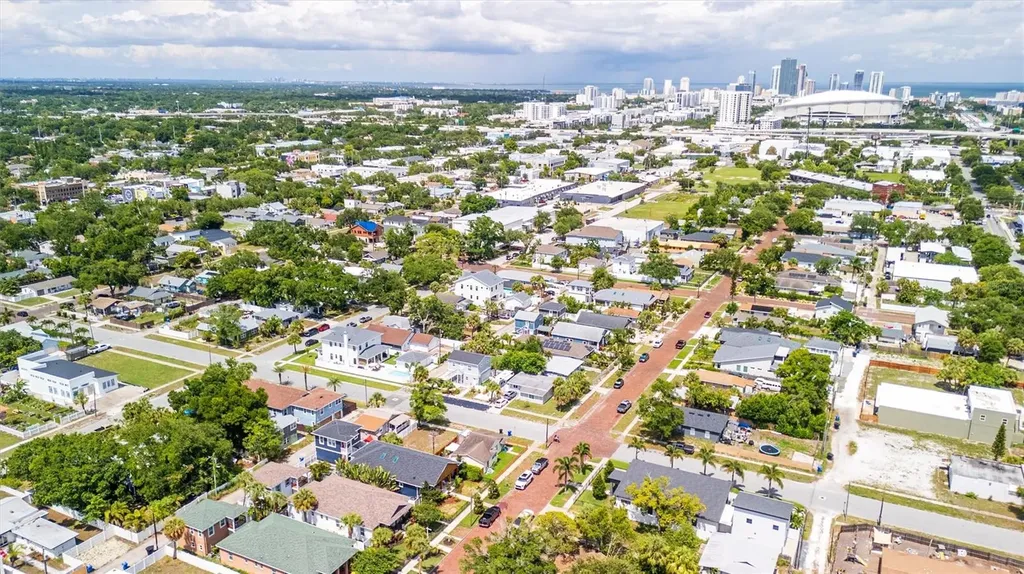 2517 4th Avenue S St Petersburg FL 33712