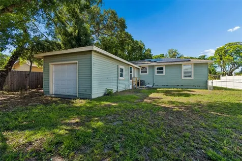 4135 Fairfield Avenue S St Petersburg FL 33711