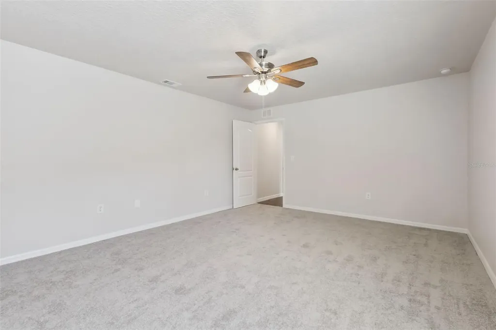1884 Piedmont Court Mascotte FL 34753