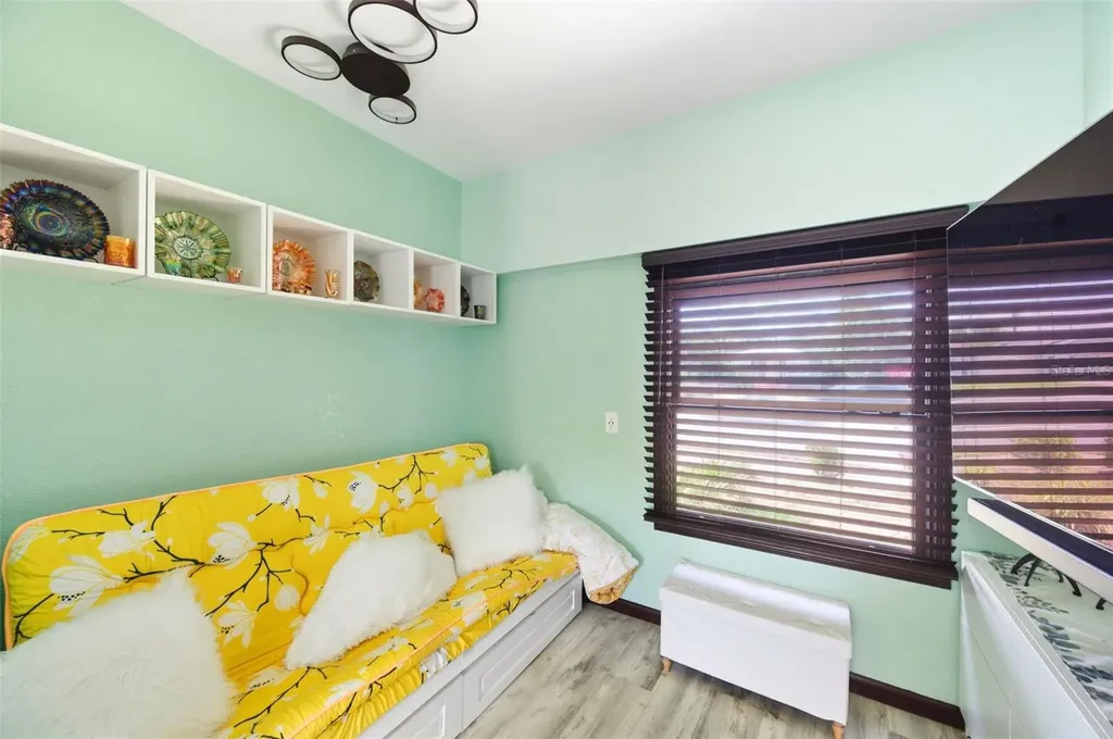 4263 5th Avenue N St Petersburg FL 33713