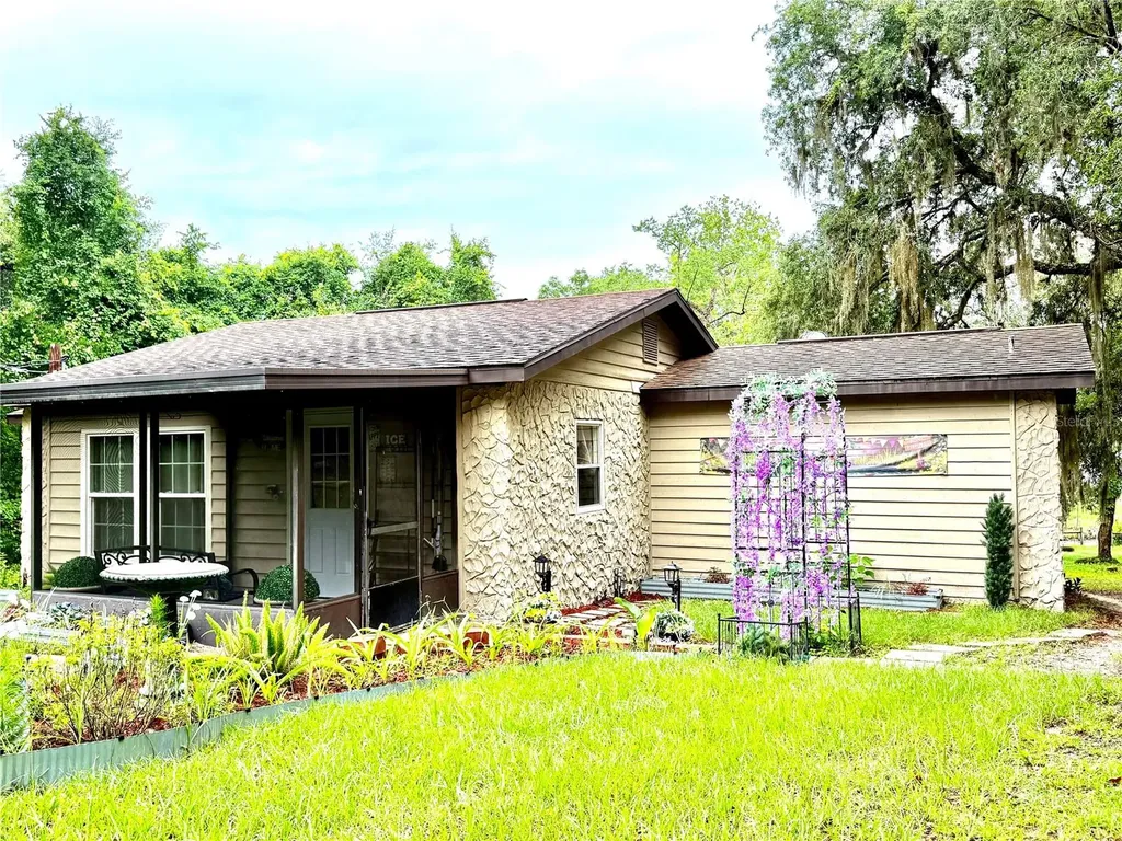 208 Ashley Street Hawthorne FL 32640